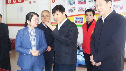 廣西壯族自治區(qū)黨委委員、常委、副書記劉小明蒞臨百裕集團(tuán)環(huán)江車間調(diào)研